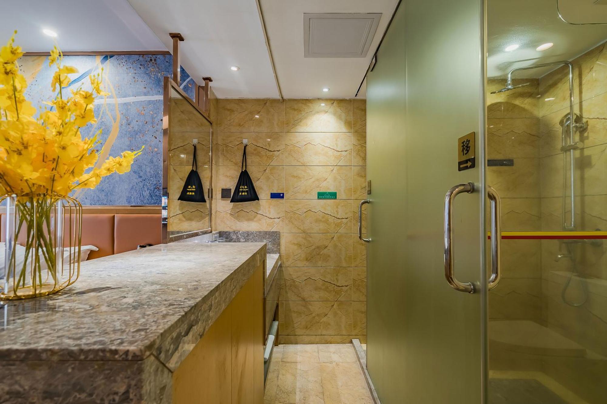 Super 8 Hotel Select Guangzhou Railway Station Xicun Subway Station Екстер'єр фото