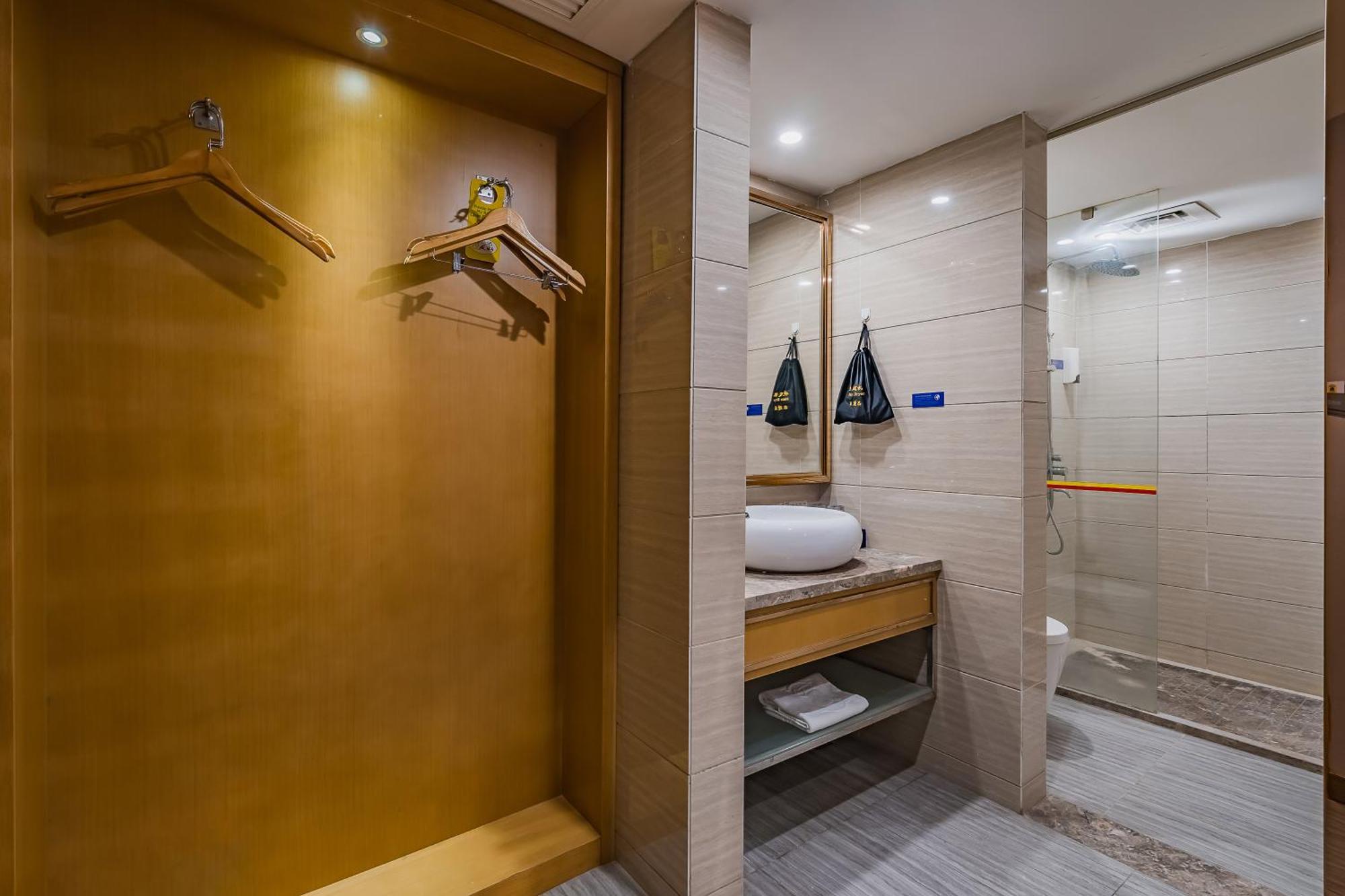 Super 8 Hotel Select Guangzhou Railway Station Xicun Subway Station Екстер'єр фото